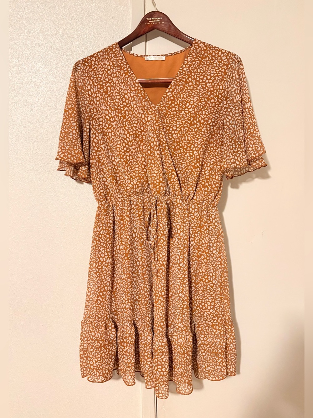 Women’s Large Layered Flowy Orange Floral Elastic Waist V Neck Dress W/ Tie